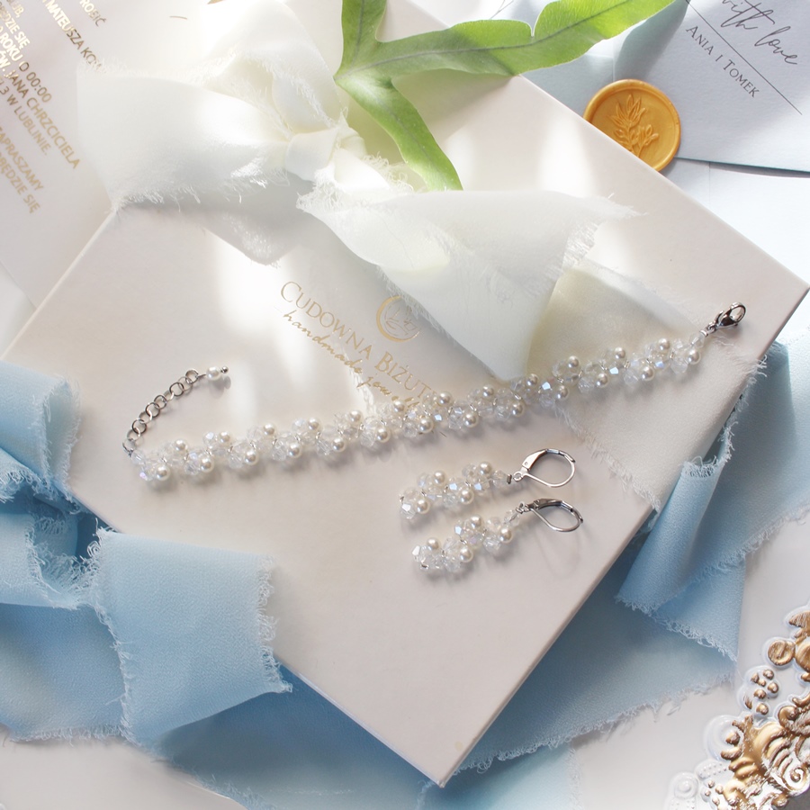 Bransoletka i kolczyki z kolekcji EMMA z wykończeniem w kolorze srebrnym