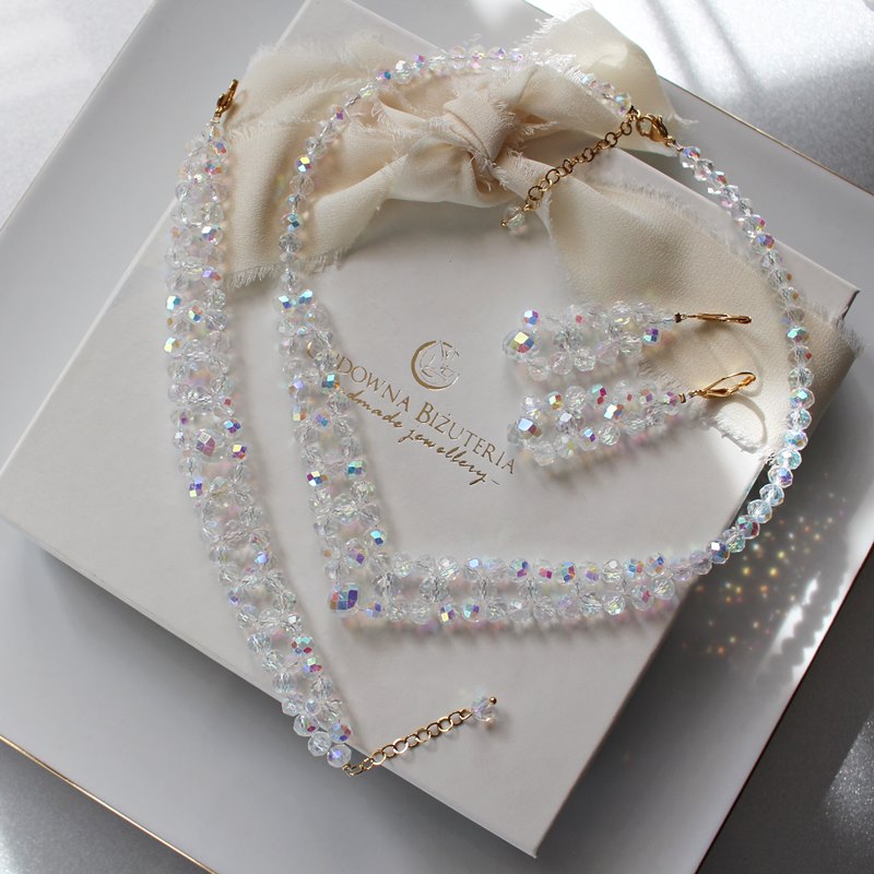 Zestaw biżuterii NORA w kolorze Crystal AB z mocnym tęczowym połyskiem