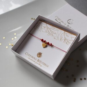 Czerwona bransoletka z kryształkami i zawieszką serce z kolekcji SILK