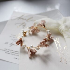 Kwiatowa bransoletka FLORESSA z perełkami beżowa