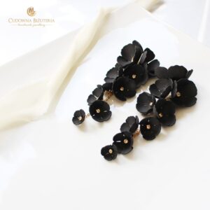 Kolczyki z czarnymi kwiatami FLORENA