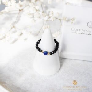 Czarny pierścionek z kamieniem Lapisu Lazuli