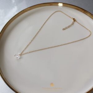 Subtelny naszyjnik z kryształkiem QBIK