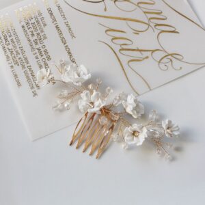 Grzebyk z białymi kwiatami FLORIA w stylu boho glam