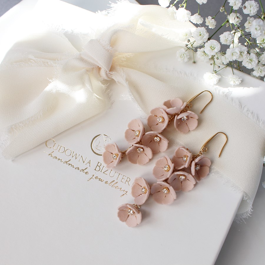 Delikatne kolczyki z małymi kwiatuszkami FLORESITA