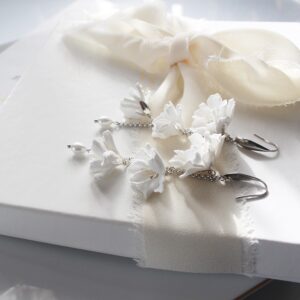 Kwiatowe kolczyki FLORESSA MINI ze srebrnymi elementami