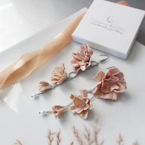 Długie kolczyki kwiaty FLORESSA II beżowe ze srebrem