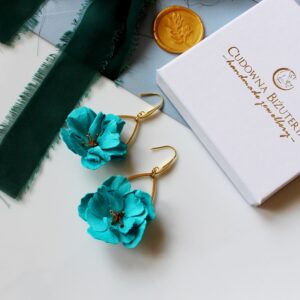 Krótkie turkusowe kolczyki z kwiatami FLORESSA
