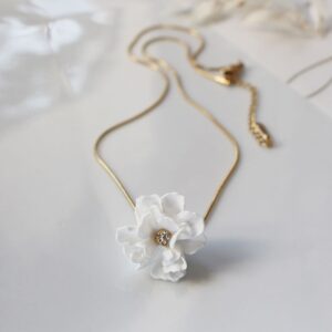 Naszyjnik ślubny z kwiatuszkiem FLORIA w stylu boho glam