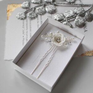 Kokówka do włosów srebrna z kwiatuszkiem