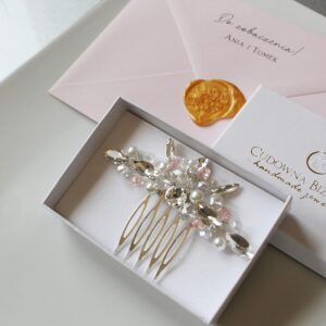 Srebrny grzebień ślubny z perełkami i dodatkiem różu ALICE