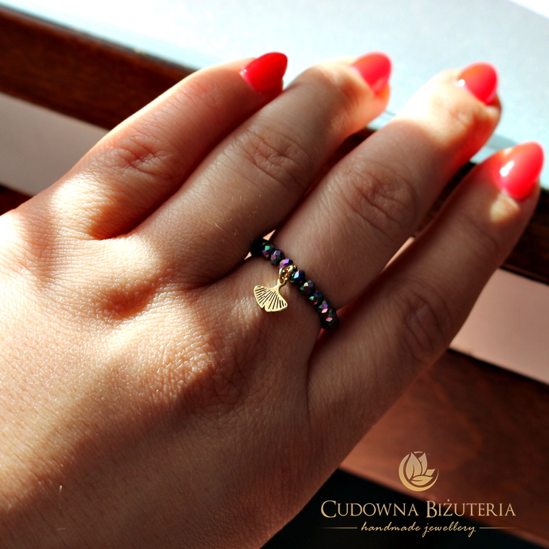 Pierścionek kryształowy multikolor z zawieszką Miłorząb - obrazek 2