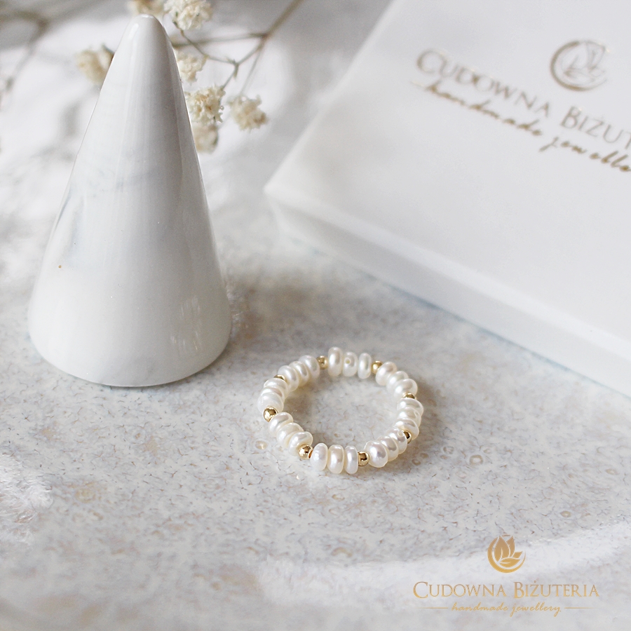 Pierścionek elastyczny perełki płaskie słodkowodne