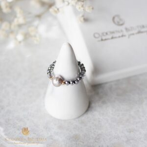 Pierścionek ze srebrną perełką