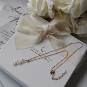 Wisiorek z łańcuszkiem EMMA w wersji złotej