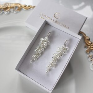 PERŁOWA SARA kolczyki z wykończeniem w kolorze srebrnym