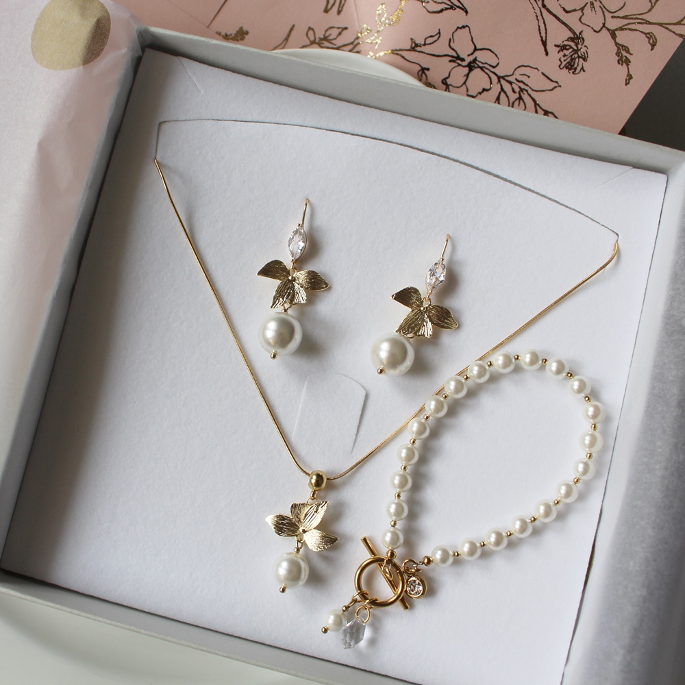 Kolczyki RUFINA z perłą, listkami i ozdobnym zapięciem - obrazek 6