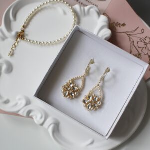 Subtelne kolczyki ślubne LEA do koronkowej sukienki