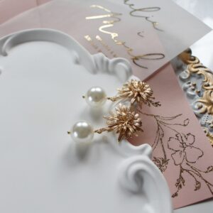 Kolczyki ślubne z dużymi perłami zapięcia kwiaty