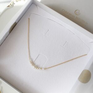 Delikatny naszyjnik z perełkami EMMA