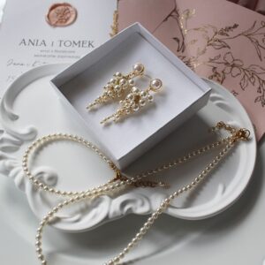 Kolczyki gronka złote z perełkami SAGA