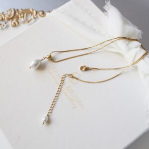 Łańcuszek z perełką w kształcie kropli kolekcja LISA